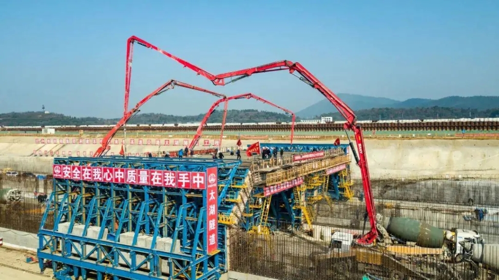 2019年1月18日，太湖隧道主體結構頂板完成首次澆筑，隧道完整的主體結構框架顯現(xiàn)出來。