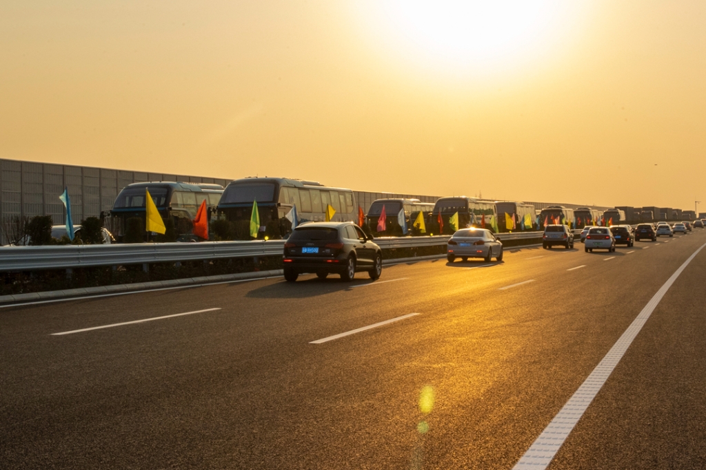 2021年12月30日，車輛在蘇錫常南部高速公路常州至無錫段行駛。
